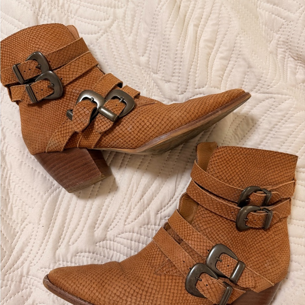 Matisse Textured Tan Ankle Boots with Buckles